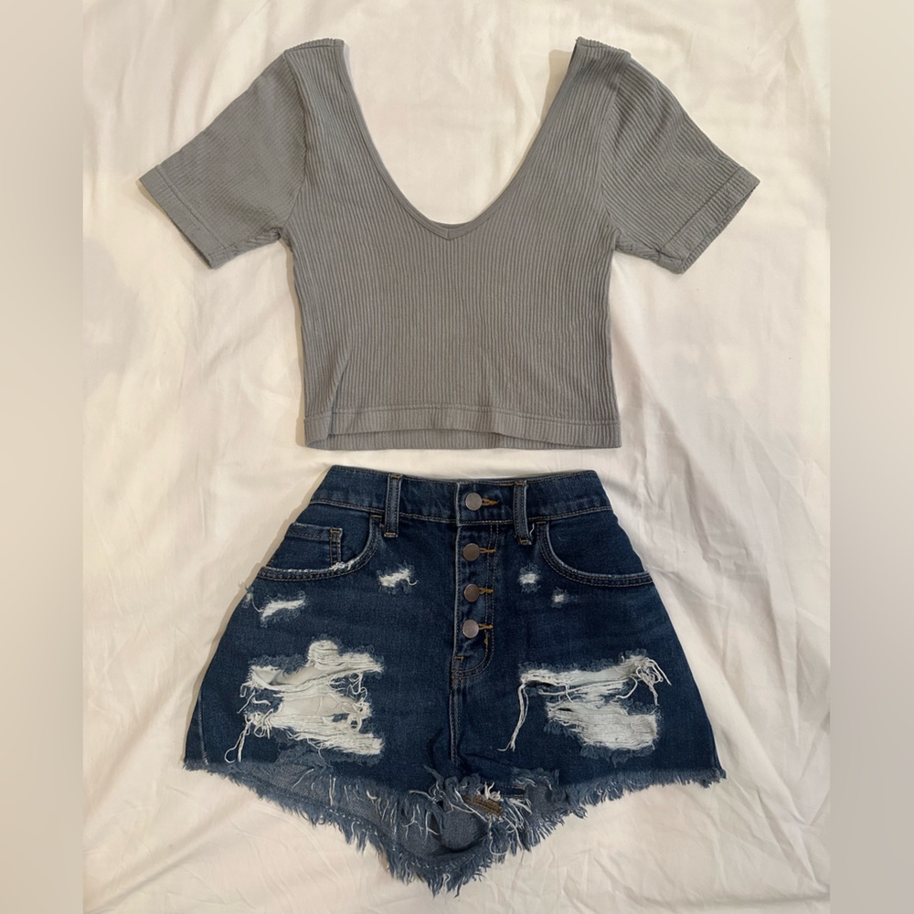 Blue Rounded Neck Line and Back Cropped Short Sleeve Tee Size Small